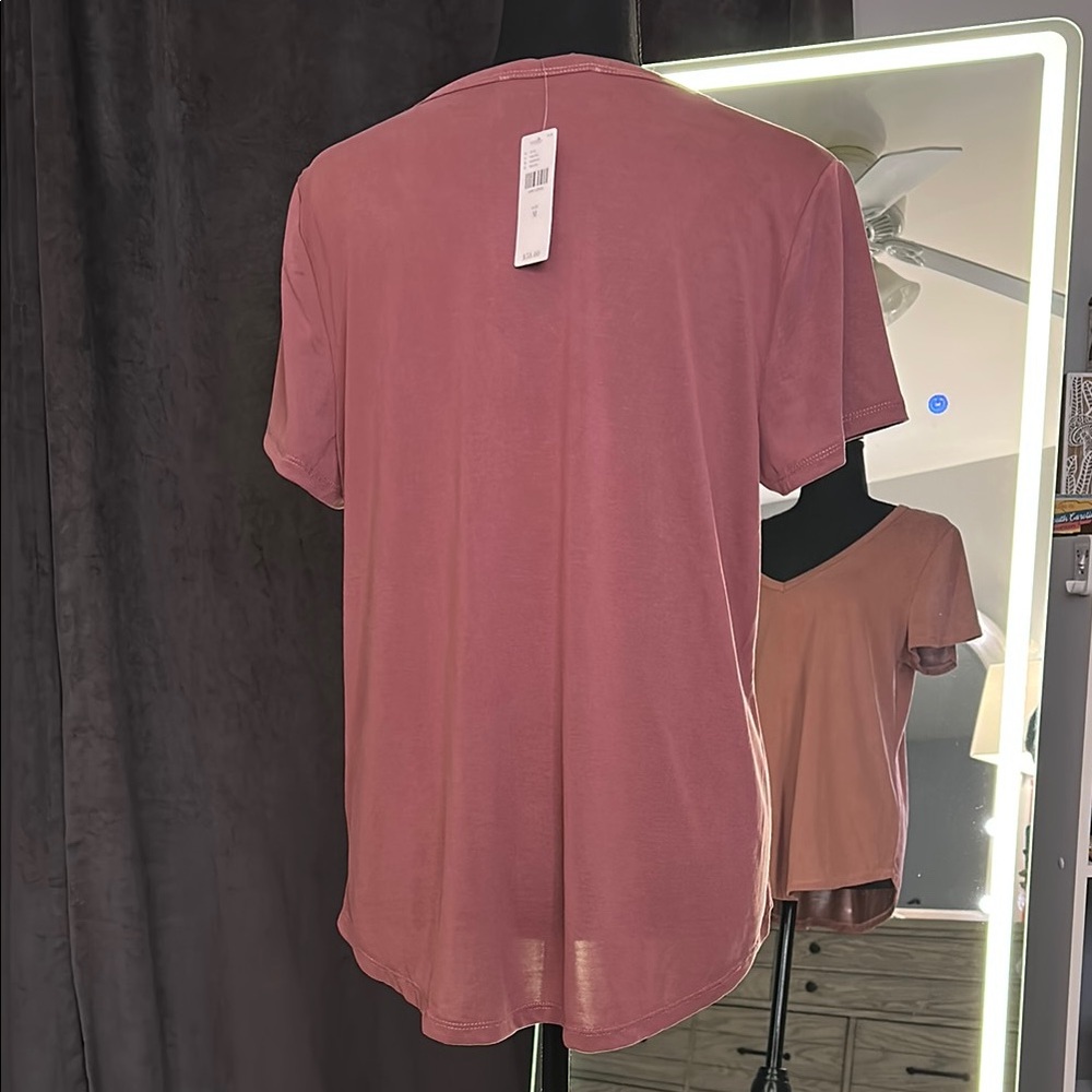 Anthropologie T-Shirt - Picture 7 of 9